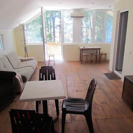אורקי Old House Hotel מראה חיצוני תמונה