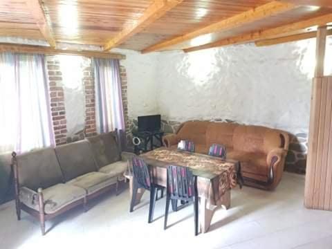 אורקי Old House Hotel מראה חיצוני תמונה