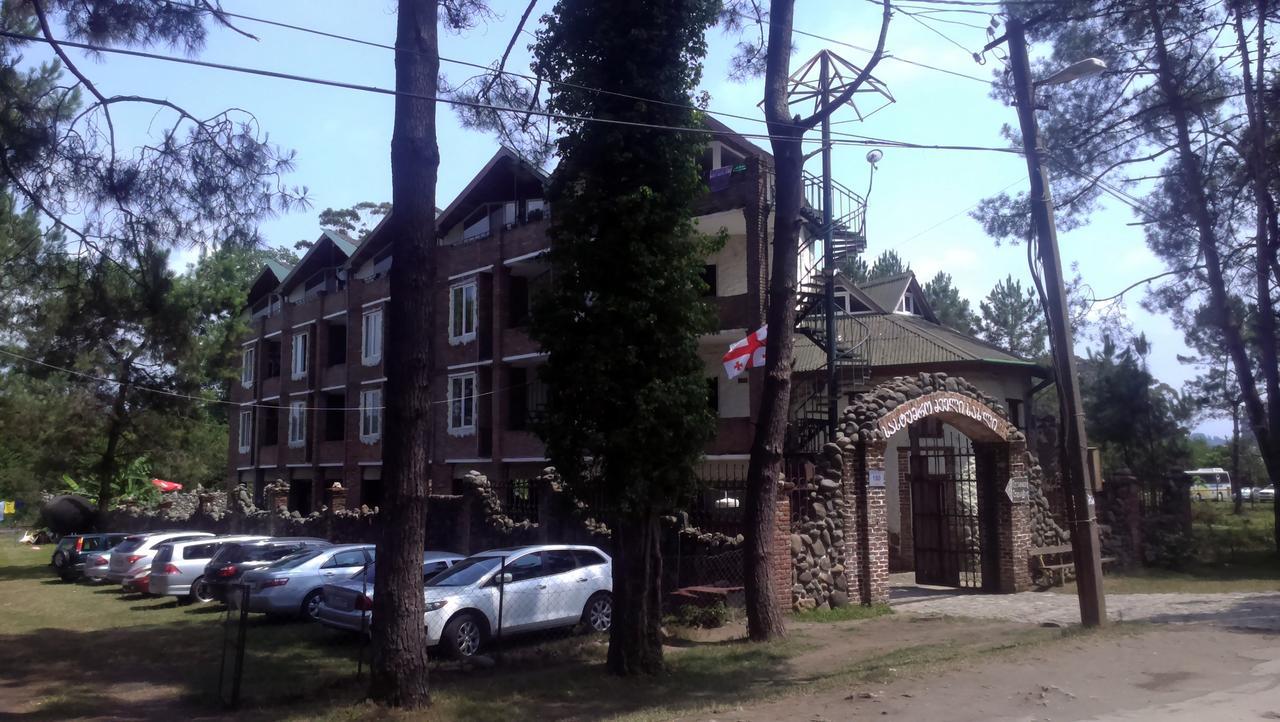 אורקי Old House Hotel מראה חיצוני תמונה