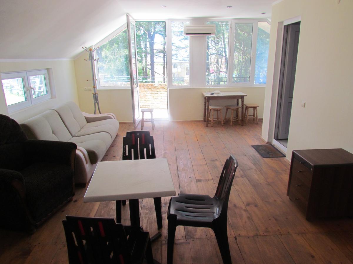 אורקי Old House Hotel מראה חיצוני תמונה