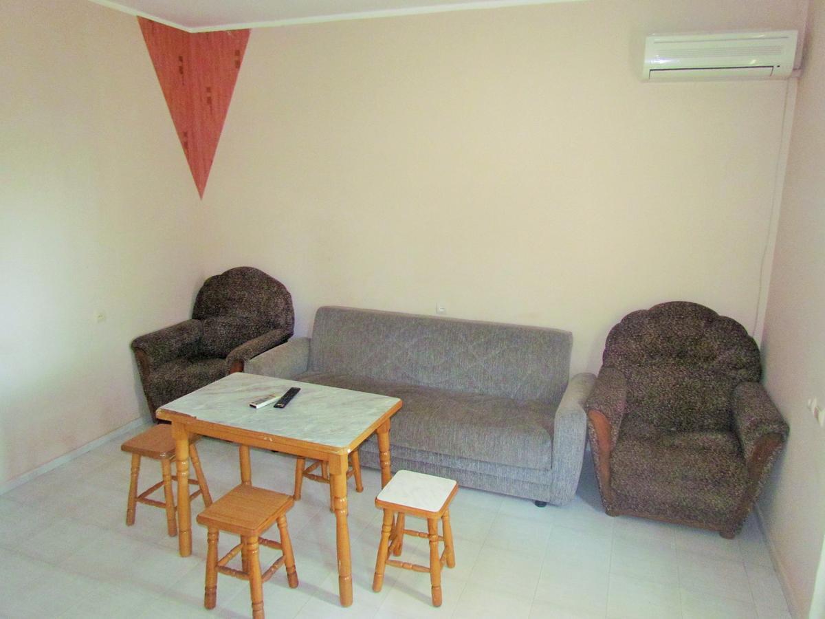 אורקי Old House Hotel מראה חיצוני תמונה