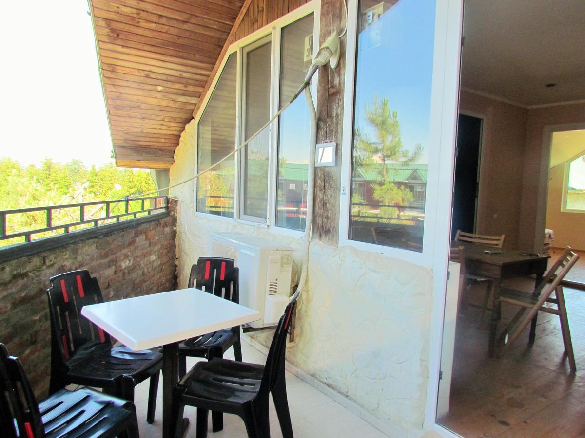 אורקי Old House Hotel מראה חיצוני תמונה
