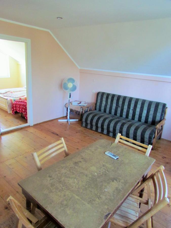 אורקי Old House Hotel מראה חיצוני תמונה